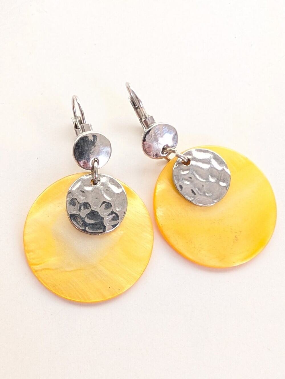 Summer Beach Style Dyed Shell Hammered Metal Boho Coastal Leverback Earrings